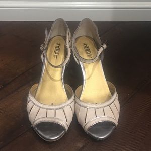 SEYCHELLES vintage style peep toes